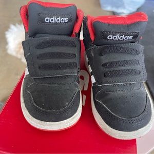 toddler Adidas hoops basketball shoes SIZE 6.5K/T